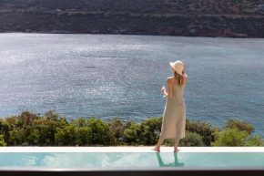 Ficus Seafront Villa, Eco Pool & Close to Beach, By ThinkVilla
